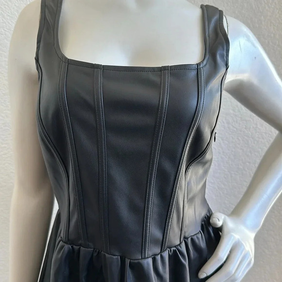 NWT Sincerely Jules Black Faux Leather Corset Bustier Size M - Picture 2 of 5
